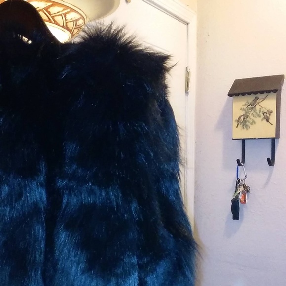 NWT - Black CODE-OS Faux Fur Vest - Picture 4 of 7